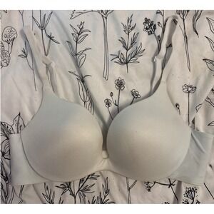 Ambrielle White‎ Underwire Lightly Lined Everyday T Shirt Bra, Size 34B